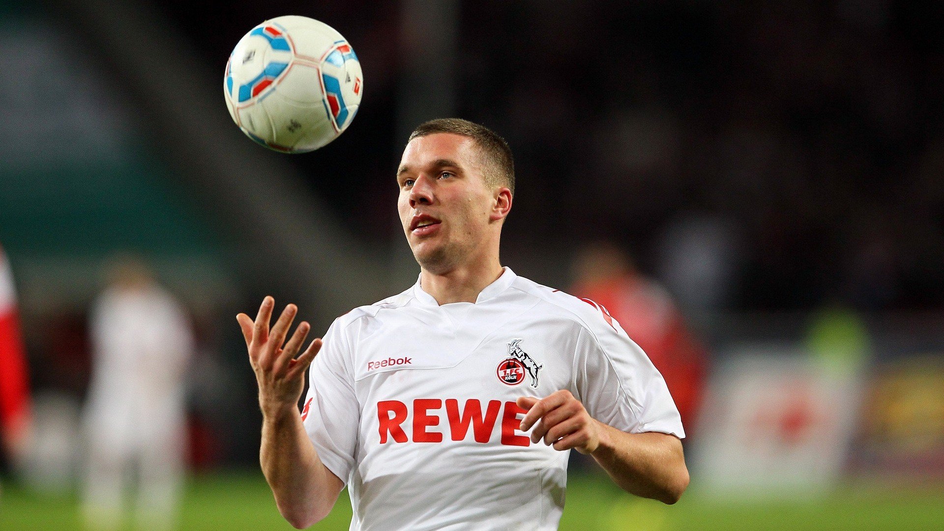 跨界奇迹，拜仁压哨绝杀克罗地亚，黄喜灿NBA总决赛接管比赛