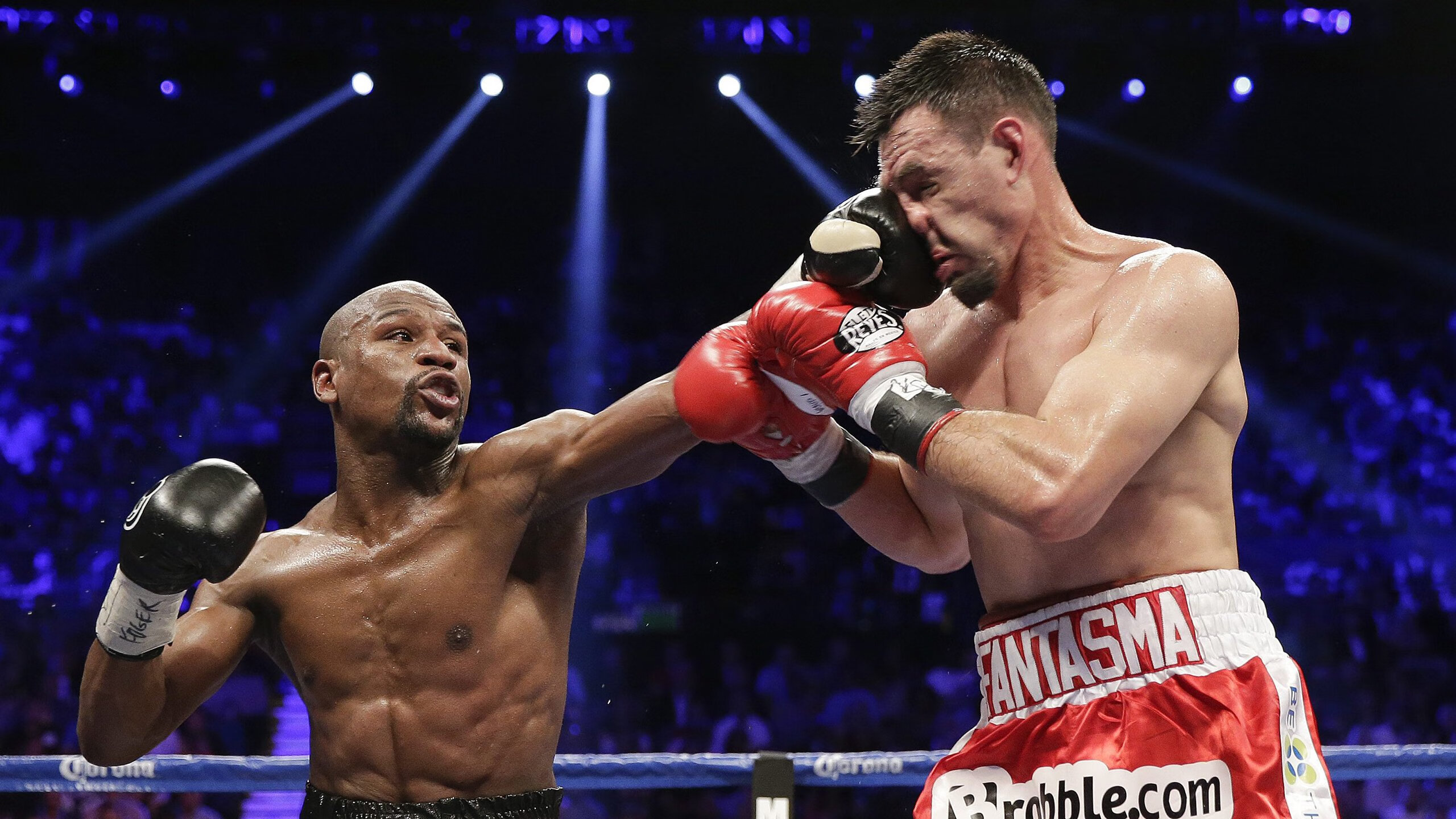 DB电竞官网登录-铁血马赛硬撼南大王,劳塔罗无解锋芒刺穿拜仁—一场定义唯一性的绿茵战役