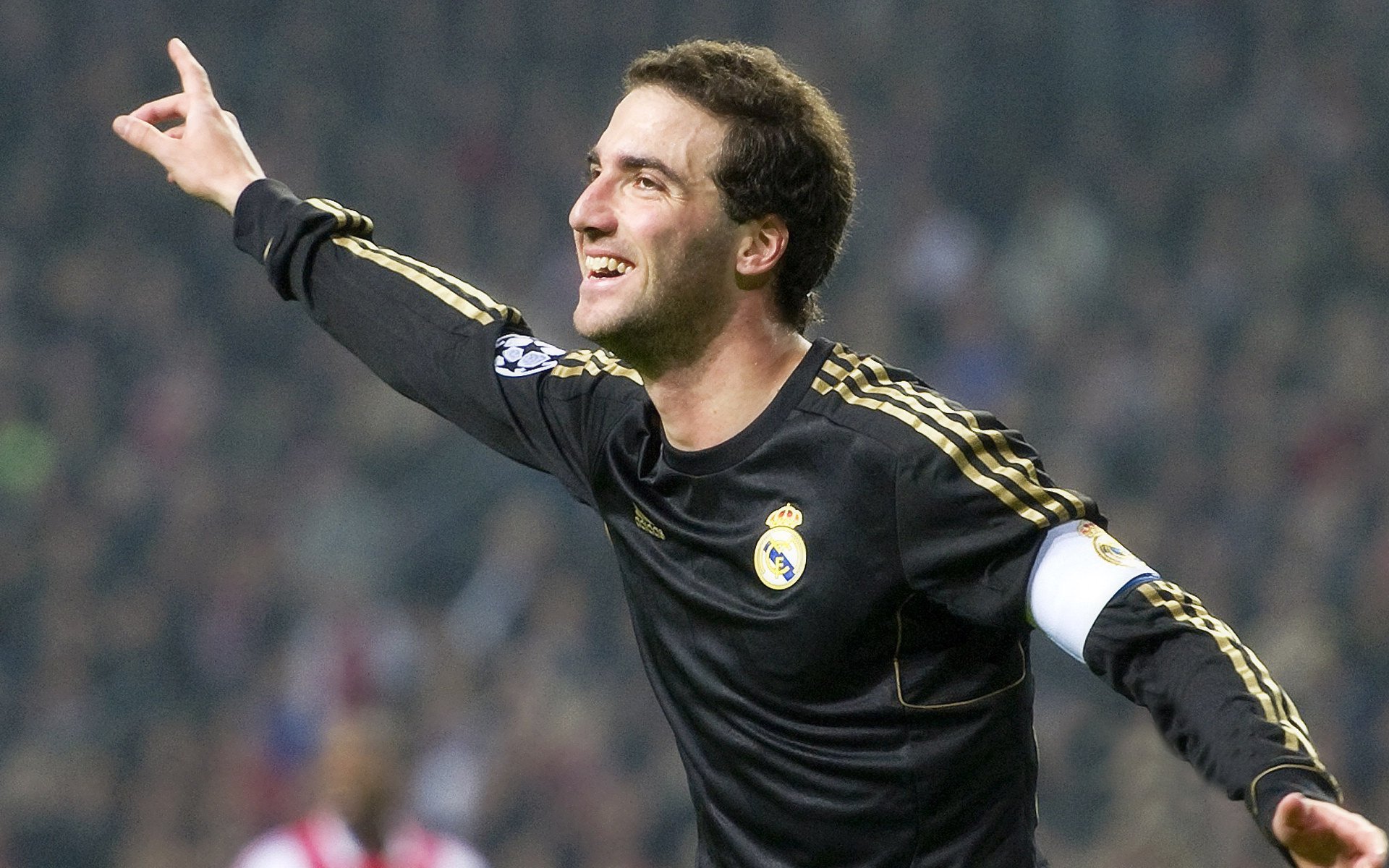 DB电竞竞猜入口-火力全开的英格兰风暴，莫德里奇如何成为皇马的关键先生