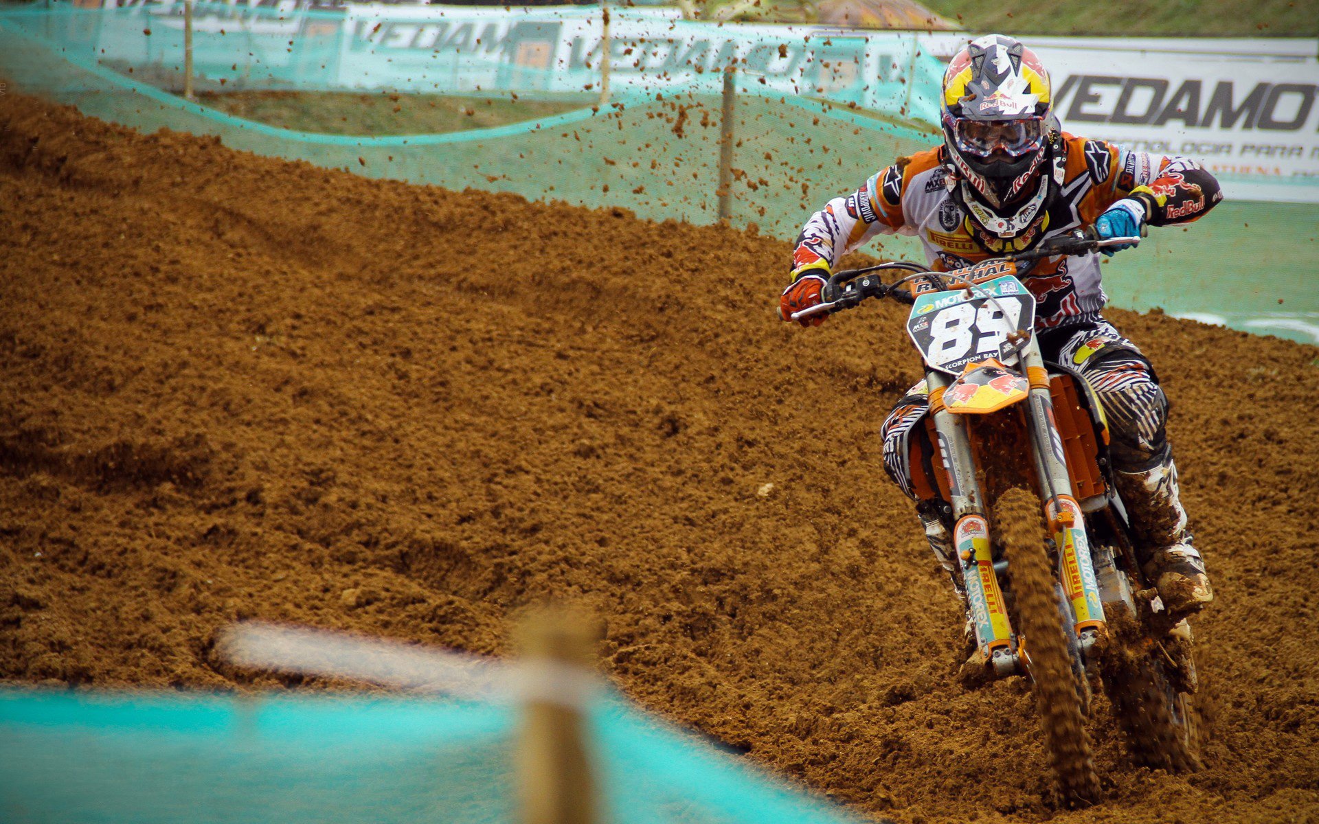 冰火交锋,托尼的关键先生时刻与阿根廷的冰岛封锁之谜